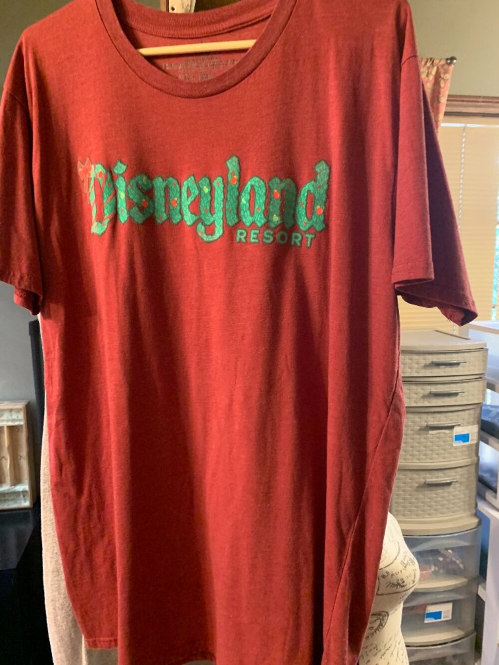 Disneyland Resort Adult Christmas Themed  XXL Short Sleeve T Shirt